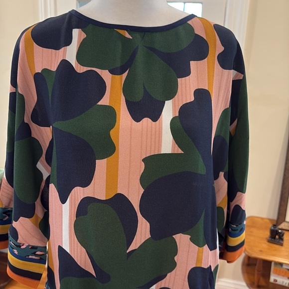 Blank London Women's Top with Bold Leaf Print and tie at waist.  Size S - Picture 2 of 11